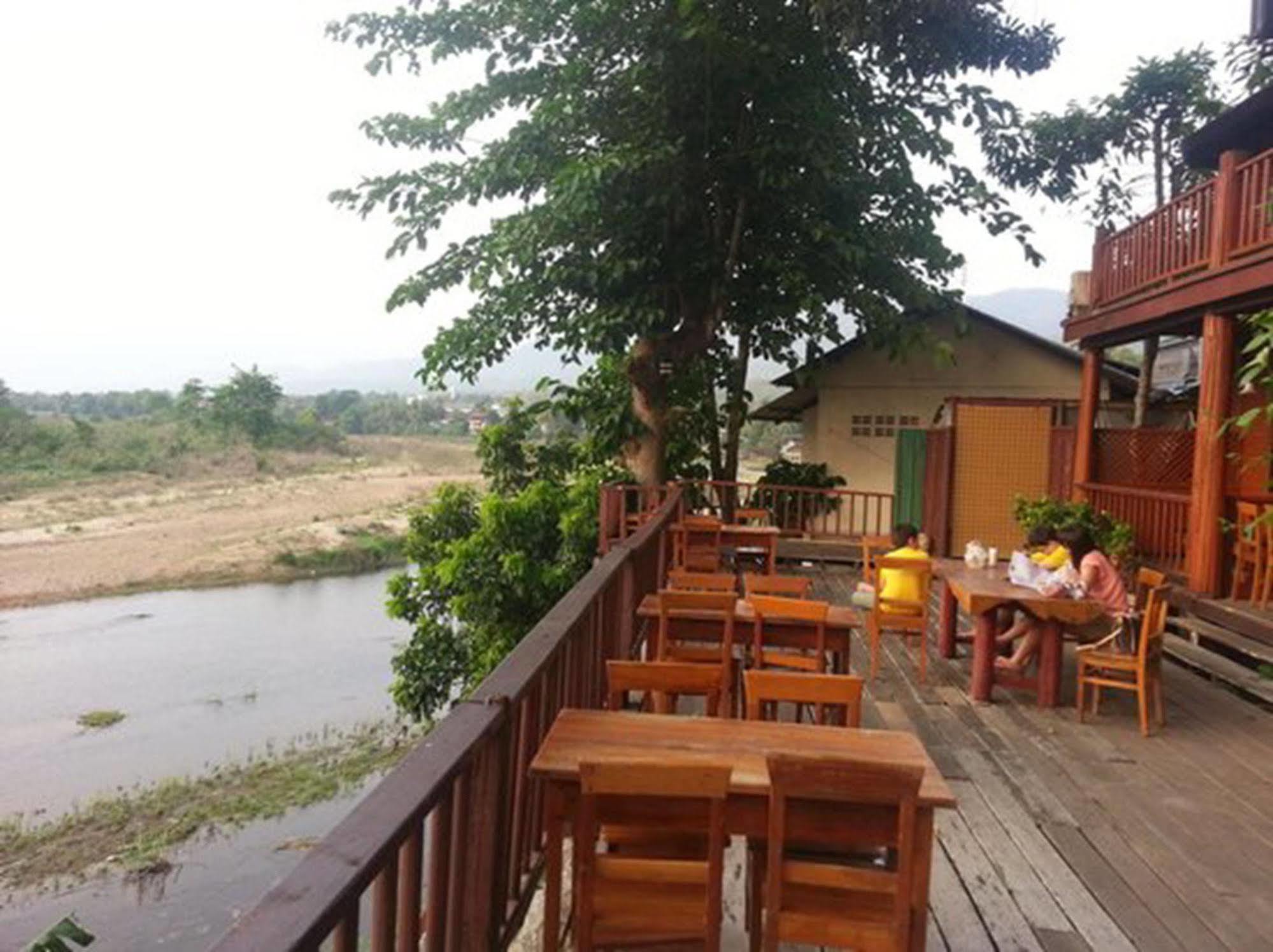 Riverhouse Resort Mae Sariang Exterior foto